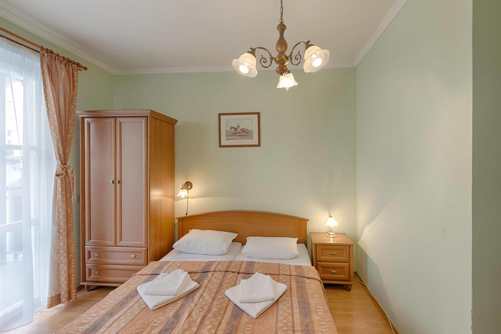 Derby Hotel 3*